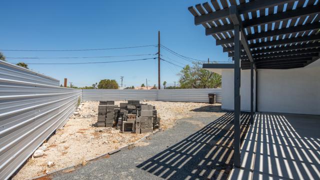 567 W Sunview Avenue, Palm Springs CA: https://media.crmls.org/mediaz/326d9814-11cb-4978-8fcd-ab68c5d28e32.jpg