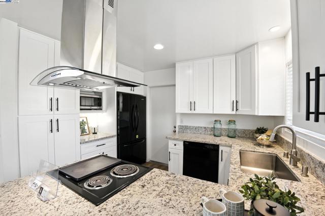 102 Rolling Green Cir, Pleasant Hill CA: https://media.crmls.org/mediaz/326daff8-3269-4a17-87aa-87a7136fc9ca.jpg