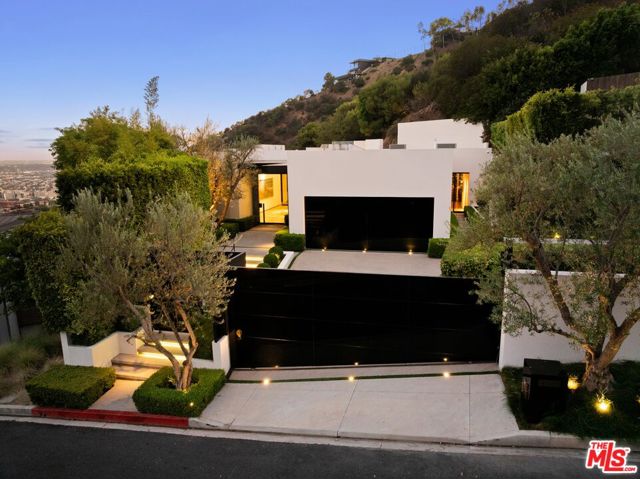 4 Bed Home for Sale in Los Angeles, California