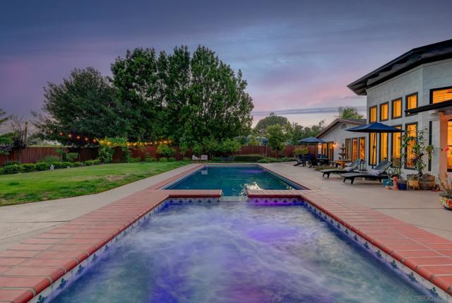 13555 Sagewood Dr, Poway CA: https://media.crmls.org/mediaz/326e2cb6-3ed1-4797-81c5-89d669ca28af.jpg