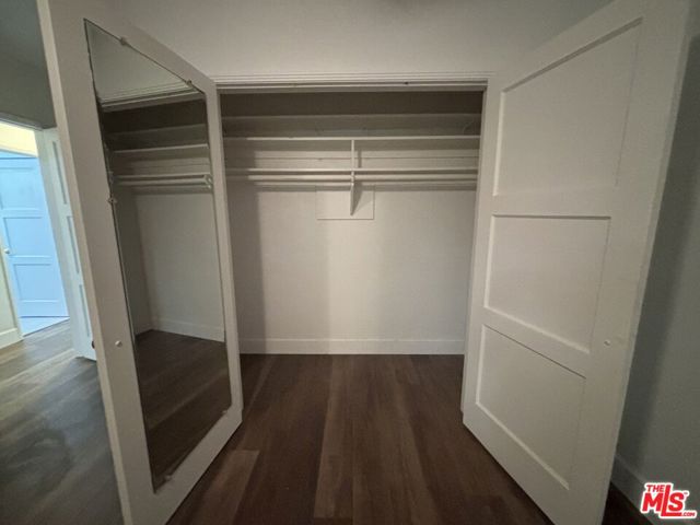 1638 Greenfield Avenue, Los Angeles CA: https://media.crmls.org/mediaz/326e9733-bc00-40ef-988c-d62587acecac.jpg