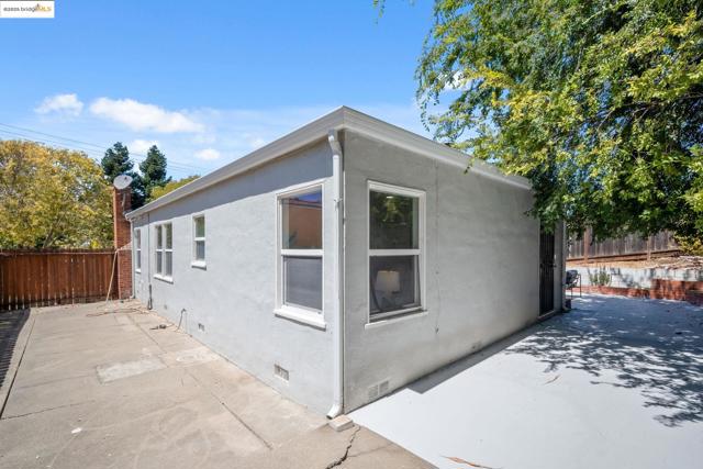 18628 Madison Ave, Castro Valley CA: https://media.crmls.org/mediaz/32701c09-32e1-4be1-a2ca-19f135b9106c.jpg