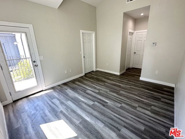 1123 Browning Boulevard, Los Angeles CA: https://media.crmls.org/mediaz/327093e2-e0c0-47ab-b6c7-cefad8bec951.jpg