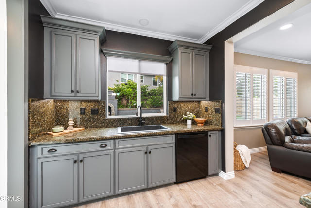 321 Town Forest Court, Camarillo CA: https://media.crmls.org/mediaz/3271a5b3-ef76-469f-aae4-e5283d3d4559.jpg