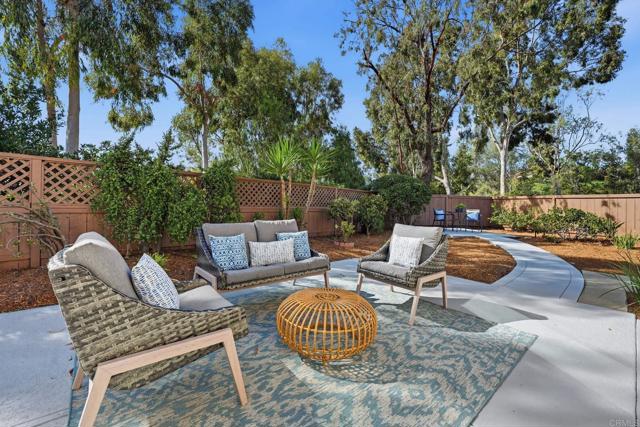 Detail Gallery Image 2 of 38 For 10896 Pointed Oak Ln, San Diego,  CA 92131 - 3 Beds | 2 Baths