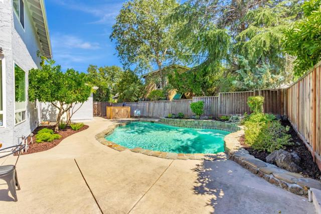 6357 Pismo Court, San Jose CA: https://media.crmls.org/mediaz/32734e09-3569-4bdf-9c22-e4c5521c0ce0.jpg