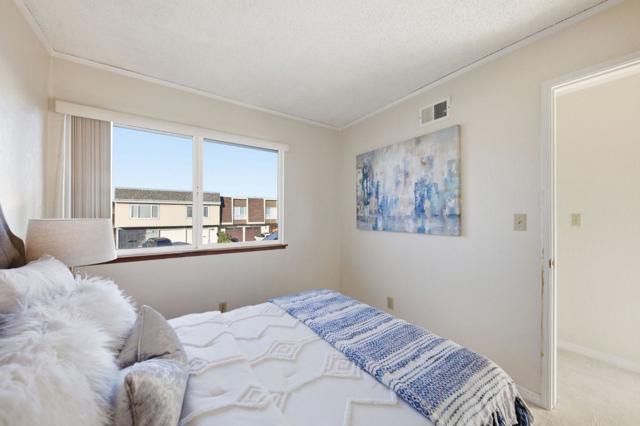 55 Saint James Court, Daly City CA: https://media.crmls.org/mediaz/32734ec1-962f-4b76-939a-10fc0513c440.jpg