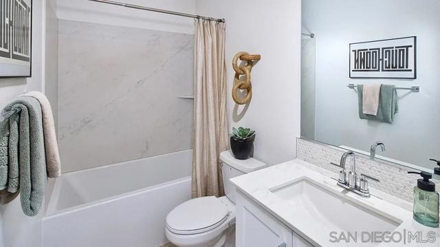 125 Mellano Way, Oceanside CA: https://media.crmls.org/mediaz/327364a6-5aac-4c96-bd5c-7ec8421f7c47.jpg