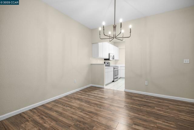 2584 Oak Rd, Walnut Creek CA: https://media.crmls.org/mediaz/32743b46-bcf0-492a-a72a-46d2189f068e.jpg