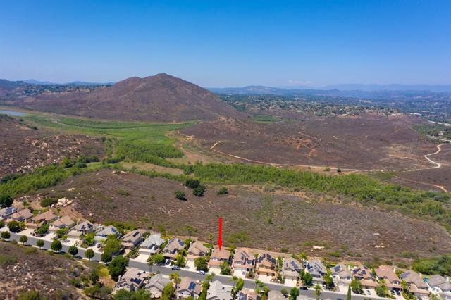11464 Alborada, San Diego CA: https://media.crmls.org/mediaz/3274e645-4a8a-4f1d-8142-995e8a251a02.jpg
