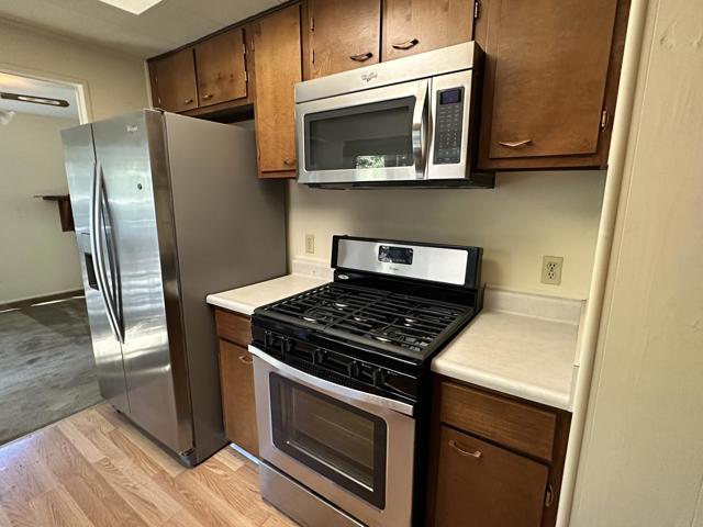 52080 Acorn, Idyllwild CA: https://media.crmls.org/mediaz/3276be9b-ca6e-4295-875a-e979a16952e9.jpg