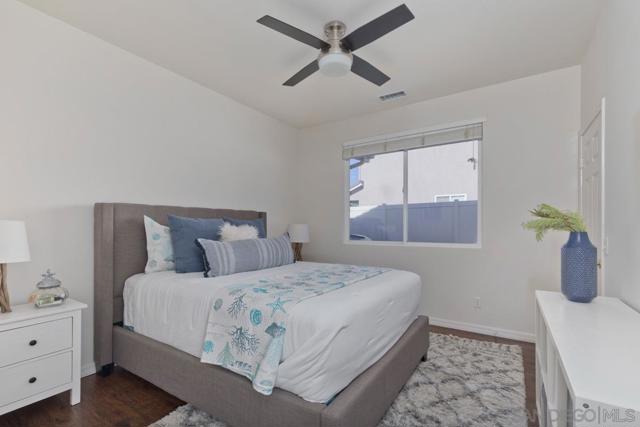 1889 Autumn Ln, Vista CA: https://media.crmls.org/mediaz/3276fb1b-c474-4bcd-bb80-2fdbbd6edc9f.jpg
