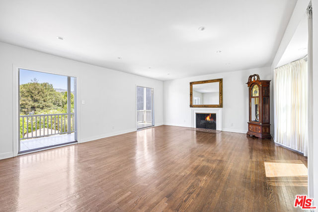 2411 St George Street, Los Angeles CA: https://media.crmls.org/mediaz/32770106-2cd7-4f30-affd-a973072afdba.jpg