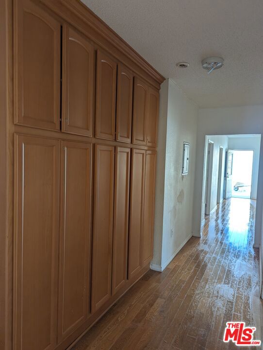 2134 8th Avenue, Los Angeles CA: https://media.crmls.org/mediaz/32773980-e2ee-4702-9b48-0f55a5722eae.jpg