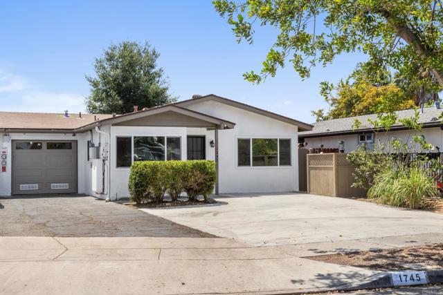 1745 Acorn St, Escondido CA: https://media.crmls.org/mediaz/32776653-d46a-46e7-bb8a-e1d9e375d406.jpg