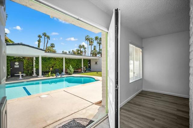 1595 S Indian Trail, Palm Springs CA: https://media.crmls.org/mediaz/3277bcab-768a-4517-951b-dc0abcefc83a.jpg
