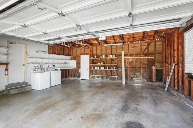 931 Rutgers Ave, Chula Vista CA: https://media.crmls.org/mediaz/32781071-009c-4d5d-ae70-da44f7bda8a7.jpg