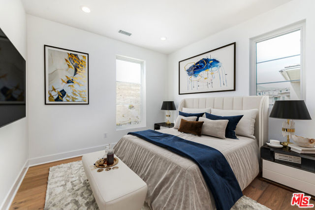 11770 N Hillsborough Lane, Porter Ranch CA: https://media.crmls.org/mediaz/32785165-8f42-4329-a309-4294b6d9e060.jpg