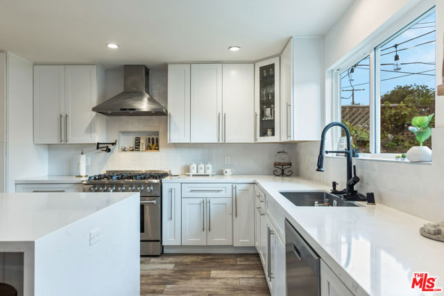 23320 Bassett Street, West Hills CA: https://media.crmls.org/mediaz/32786cb9-812c-4426-9554-acc9711fce88.jpg
