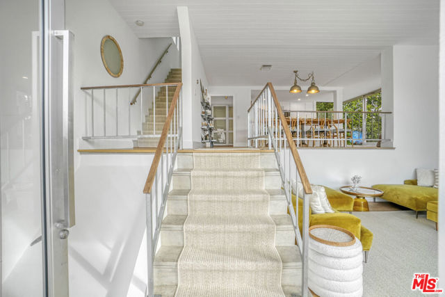 657 Mildred Avenue, Venice CA: https://media.crmls.org/mediaz/32787c7f-6c25-46ab-9f7b-4dea9c20a44e.jpg