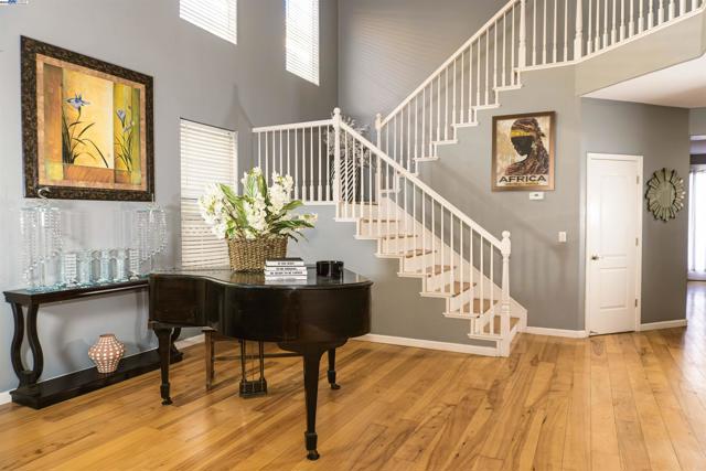 7064 Alder Creek Rd, Vallejo CA: https://media.crmls.org/mediaz/3278a6ee-a90e-4643-a19b-a0574dae9891.jpg