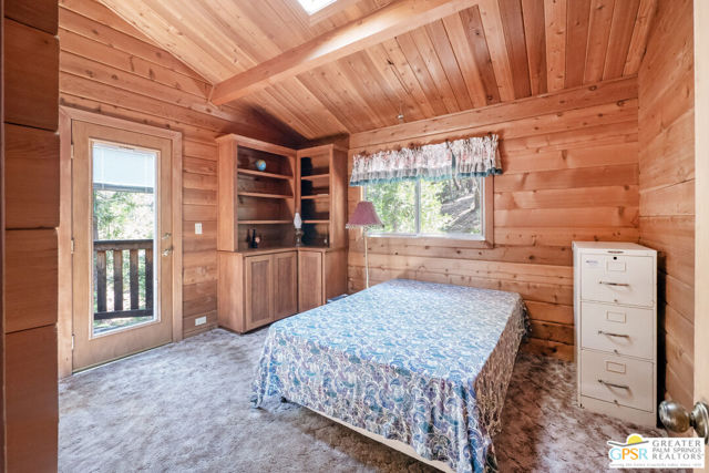 6307 Cedar Court, Angelus Oaks CA: https://media.crmls.org/mediaz/32792040-c4cc-4478-a2c9-ec745161fdfb.jpg