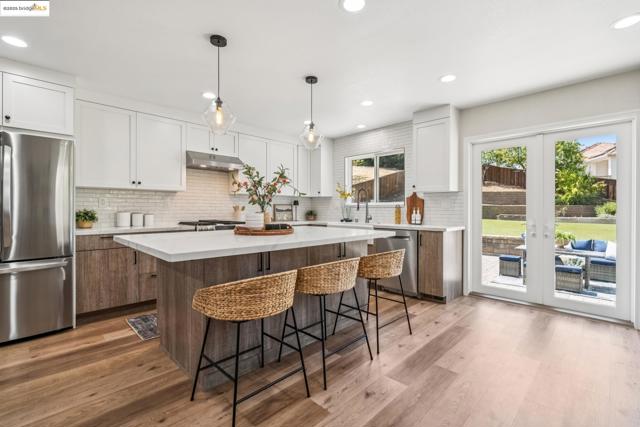 1051 Kaski Ln, Concord CA: https://media.crmls.org/mediaz/3279ea47-5b74-44bf-9e2d-4734b13d69b8.jpg