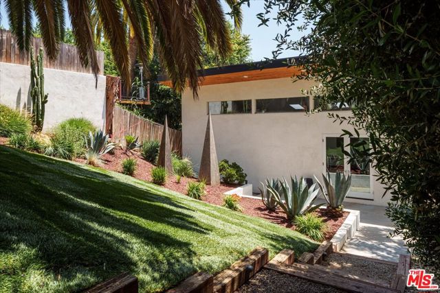 3746 Randolph Avenue, Los Angeles CA: https://media.crmls.org/mediaz/3279ec81-98c7-4162-b5cd-ebde730d5f02.jpg