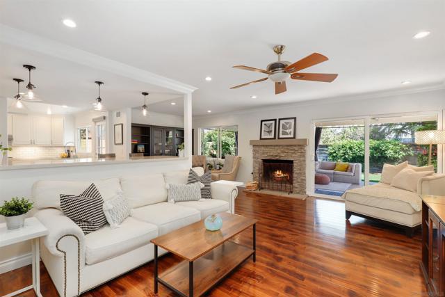 5655 Lone Star Dr, San Diego CA: https://media.crmls.org/mediaz/327a518e-028a-4600-9766-3ba8cfb58e3d.jpg