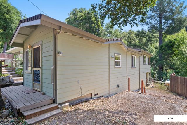 475 Riverview Drive, Boulder Creek CA: https://media.crmls.org/mediaz/327a8084-cf86-4a4b-8a03-8507e996c2aa.jpg
