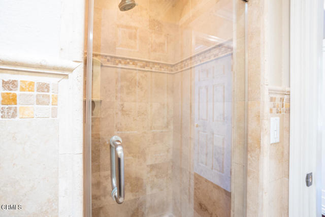 4841 Crown Avenue, La Canada Flintridge CA: https://media.crmls.org/mediaz/327b9b49-72b0-4057-b7f2-b8c64560d246.jpg