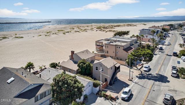 3025 Ocean Drive, Oxnard CA: https://media.crmls.org/mediaz/327c7e27-f02b-4e86-aa2a-3bc0cd1590c9.jpg