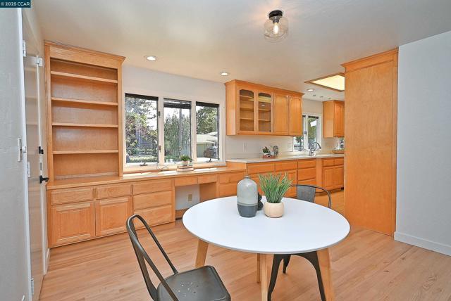 Image 20 of 48 For 342 Fenway Dr