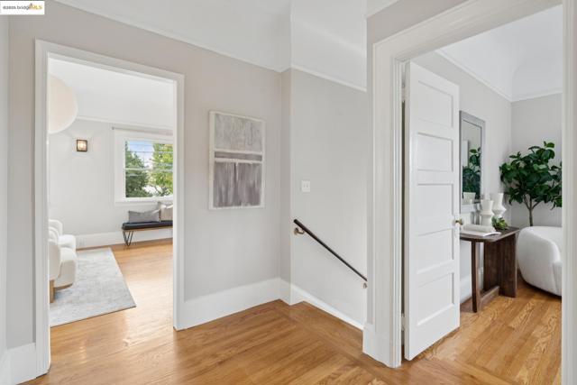 1042 Santa Clara Ave, Alameda CA: https://media.crmls.org/mediaz/327cf384-c335-47f0-9f0c-e251632434fd.jpg
