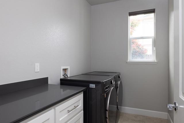 2727 Sea Glass Avenue, Marina CA: https://media.crmls.org/mediaz/327cf506-e8ab-4124-8642-e1bdbe9a02d0.jpg