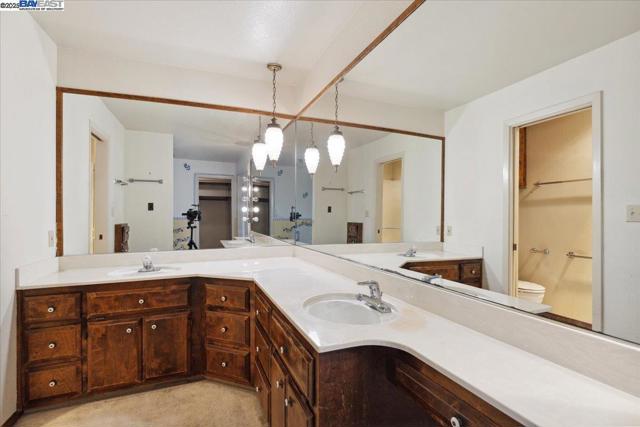 26937 Hayward Blvd, Hayward CA: https://media.crmls.org/mediaz/327da11e-46d7-404c-8bda-b5fbd8ae005c.jpg