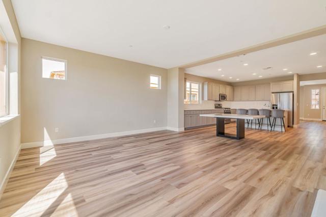 533 Kingbird Circle, Vacaville CA: https://media.crmls.org/mediaz/327df3e3-19f6-4d09-98fe-1d9d51ab5116.jpg