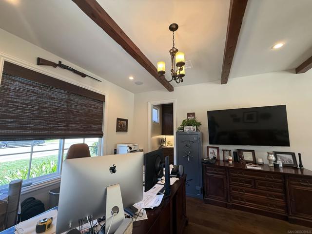 3424 CAMINO ALEGRE, Carlsbad CA: https://media.crmls.org/mediaz/327e6441-6bf7-437d-a4ab-7674a8240585.jpg