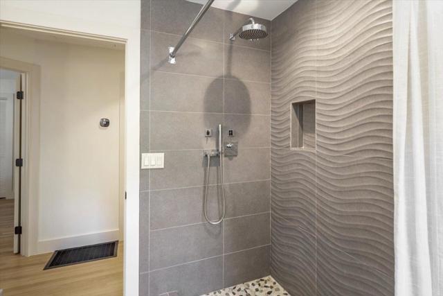 15902 Rochin Terrace, Los Gatos CA: https://media.crmls.org/mediaz/327e7848-4611-4c9e-9630-137a329ad8a0.jpg
