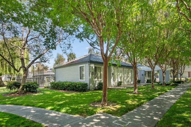 1648 Parkview Green Circle, San Jose CA: https://media.crmls.org/mediaz/327ec22e-c3aa-42c3-967f-fd597c5205c0.jpg