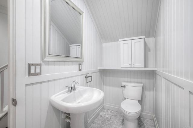 4302 Pacifica Way, Oceanside CA: https://media.crmls.org/mediaz/327fb54e-ea3f-4f86-a855-0681d8a8beb9.jpg