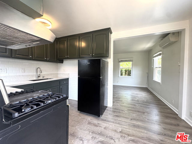 5153 Overland, Culver City CA: https://media.crmls.org/mediaz/3280361b-4c17-4002-ba41-0bf7f2d66bc4.jpg