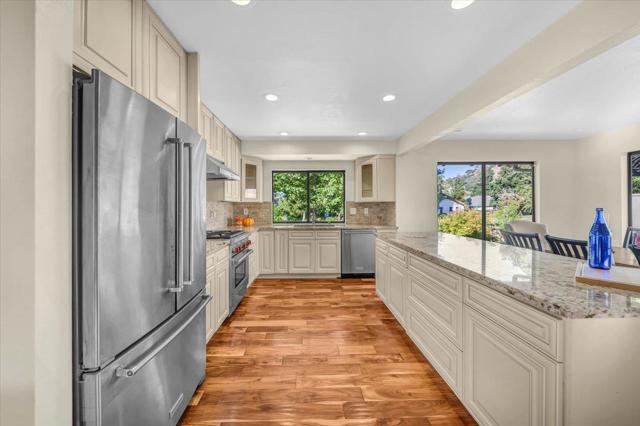 14075 Mountain Quail Road, Salinas CA: https://media.crmls.org/mediaz/32804c8a-e9c1-4b08-b59f-72d069301eb9.jpg