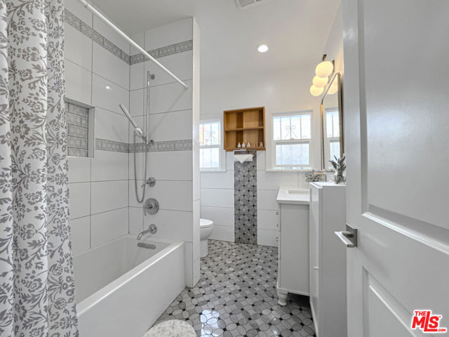 1026 Westchester Place, Los Angeles CA: https://media.crmls.org/mediaz/3280f4ae-72f1-4320-8ed4-1148ce3050d0.jpg