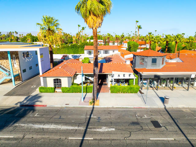 664 Palm Canyon Drive, Palm Springs CA: https://media.crmls.org/mediaz/32824dd2-ab7c-4391-8aa7-8ee257836cd6.jpg