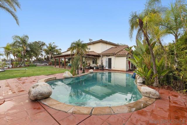 1528 Hendrix Pl, Chula Vista CA: https://media.crmls.org/mediaz/3282c709-5650-4620-b2cc-4e3bb87b407c.jpg