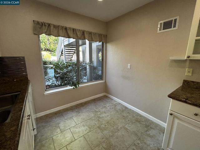 2055 Cactus Ct, Walnut Creek CA: https://media.crmls.org/mediaz/3282eb92-0af0-4276-abdd-e590f31da730.jpg
