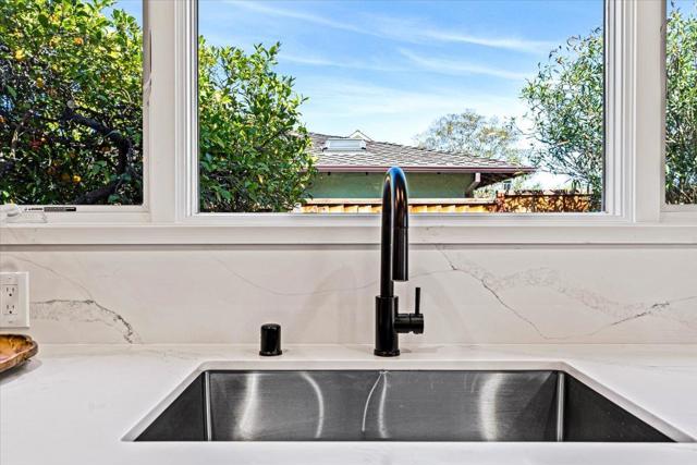 15640 Gardenia Way, Los Gatos CA: https://media.crmls.org/mediaz/3282f6d3-f045-4228-a601-3cf35fce1494.jpg