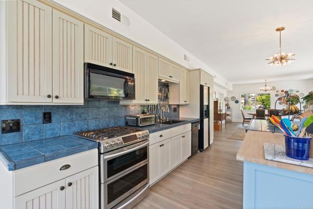 Detail Gallery Image 23 of 68 For 2066 Steiger Ln, Oceanside,  CA 92056 - 5 Beds | 3 Baths