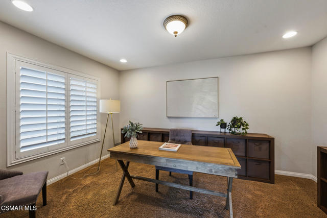 Image 41 of 51 For 490 Peter Place